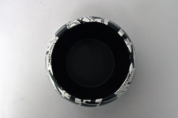 Alphabet Metal Planter with Standand plastic liner pot - Image 3
