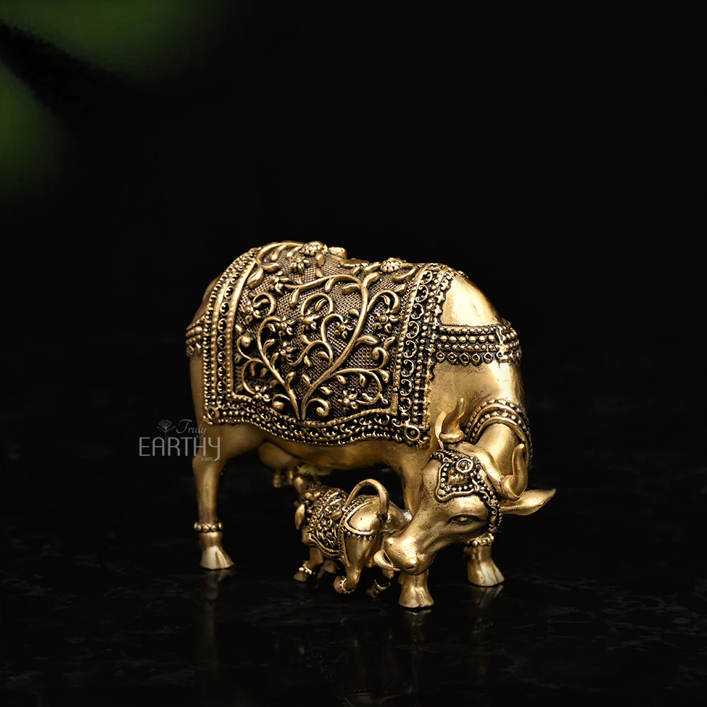 Brass Superfine Statue of Kamdhenu Cow with Calf - Image 4
