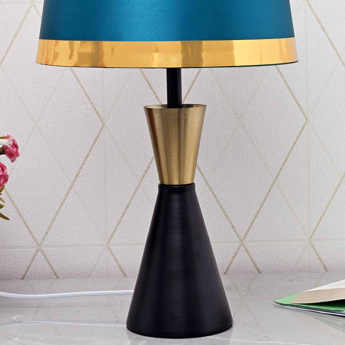Dark Beauty LED Table Lamp - Image 3