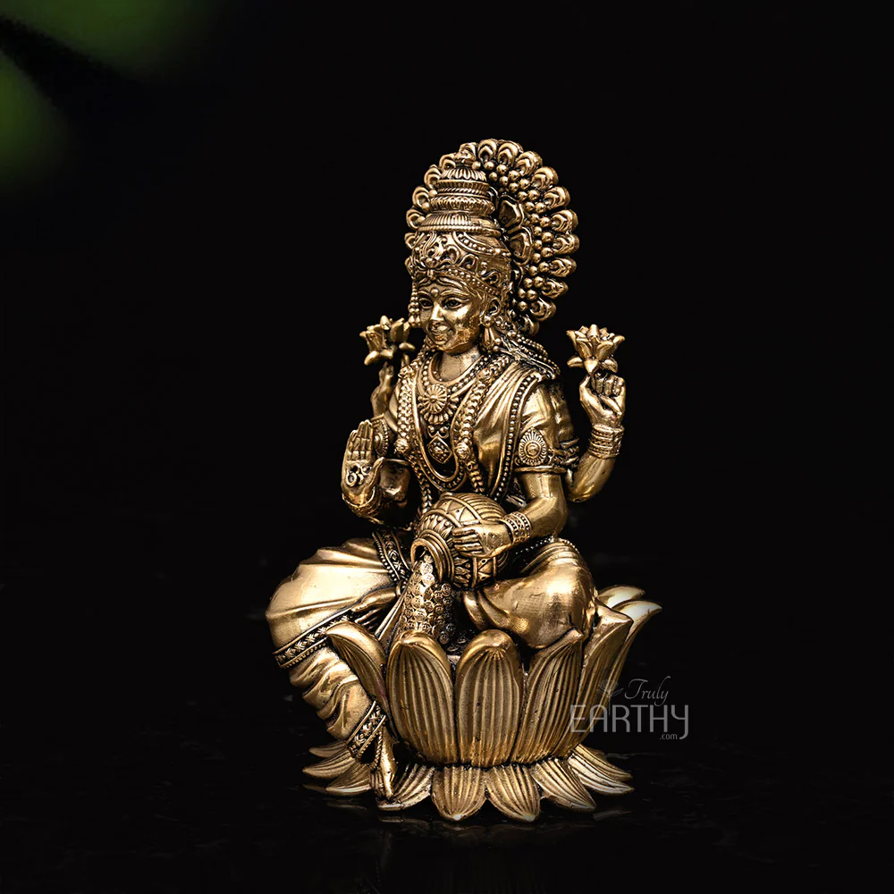 Superfine BrassGoddess Dhanlakshmi (15.4 cm) - Image 4