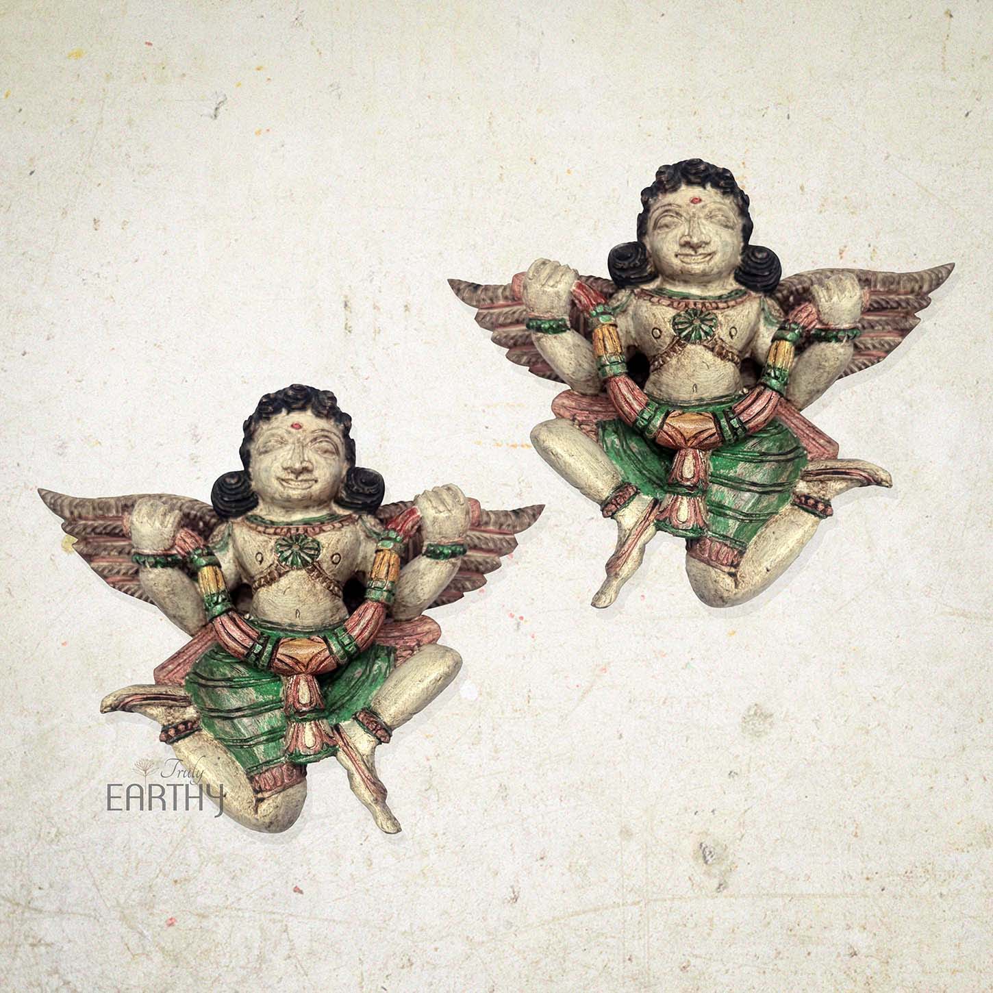 Wooden Angels with Garland (Set of 2 / Wall Hanging)